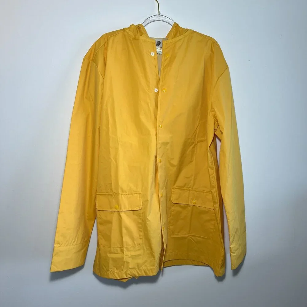 IT yellow raincoat snap closure hood pockets two on front - Picture 2 of 8